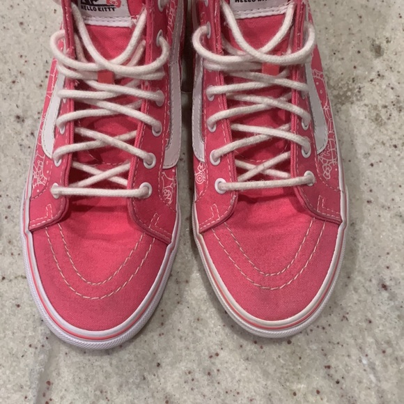 Vans Sk8-Hi Hello Kitty 🎀 - Picture 3 of 10